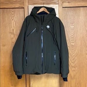 Descente dark green insulated resort ski coat